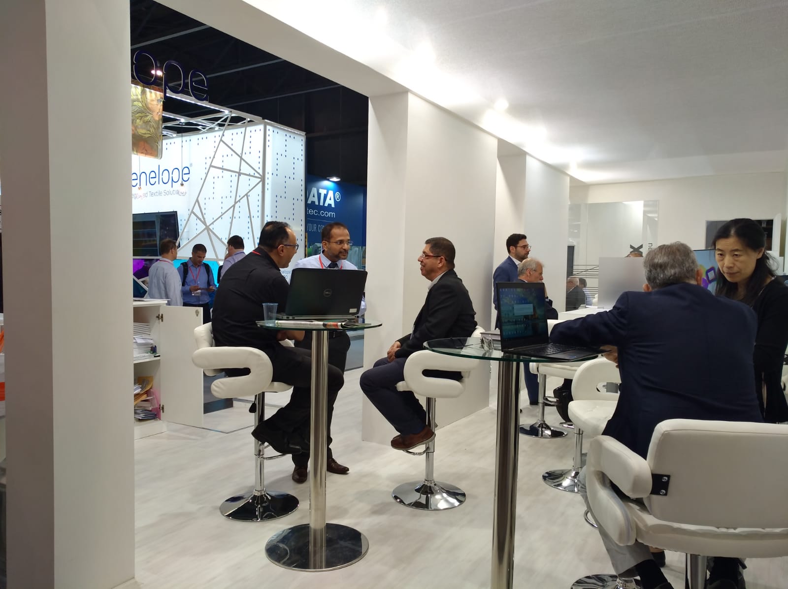 e18afe36-d92f-40e8-adac-902c9d35f2e2